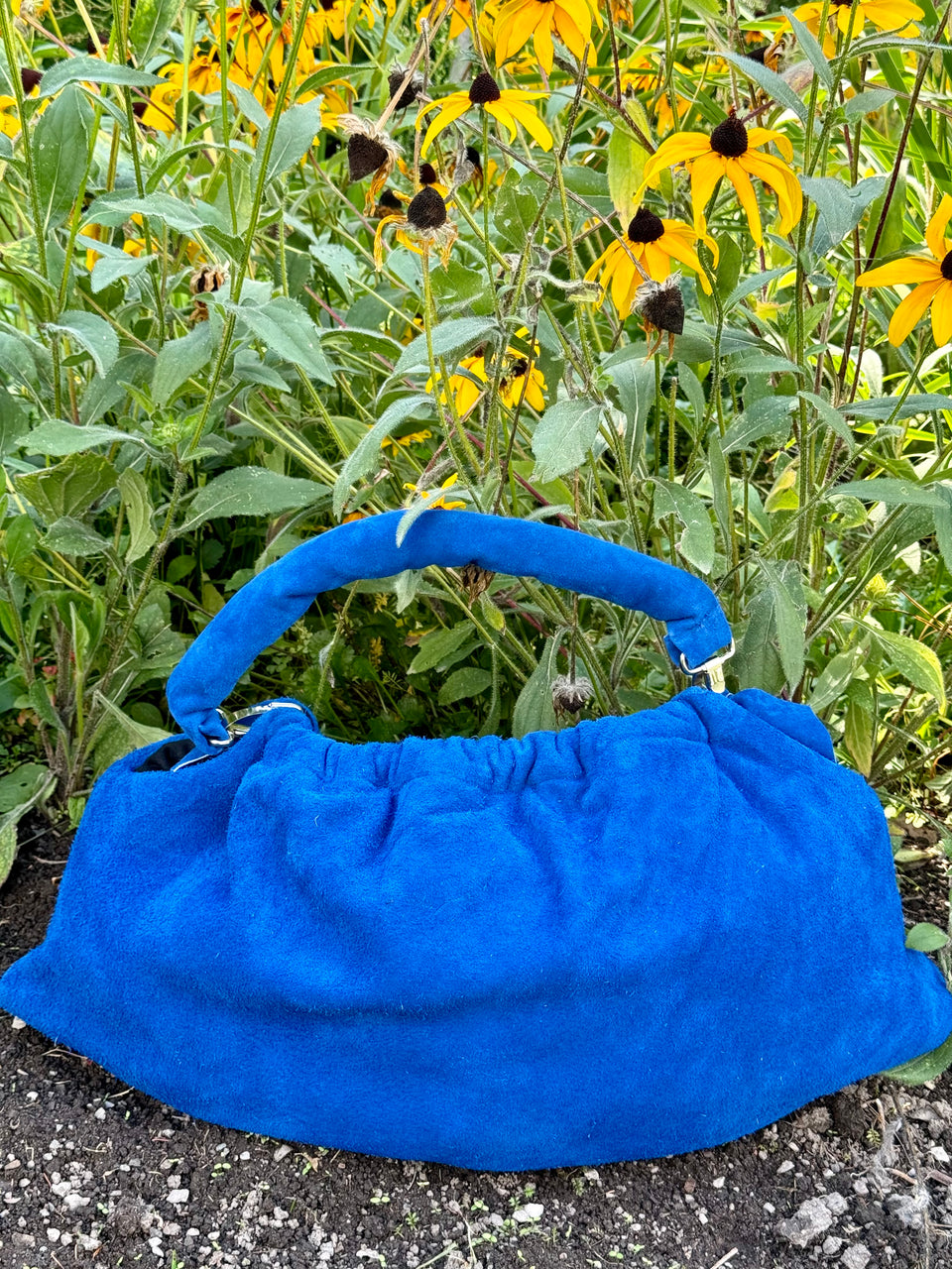 Sac à main croissant bleu