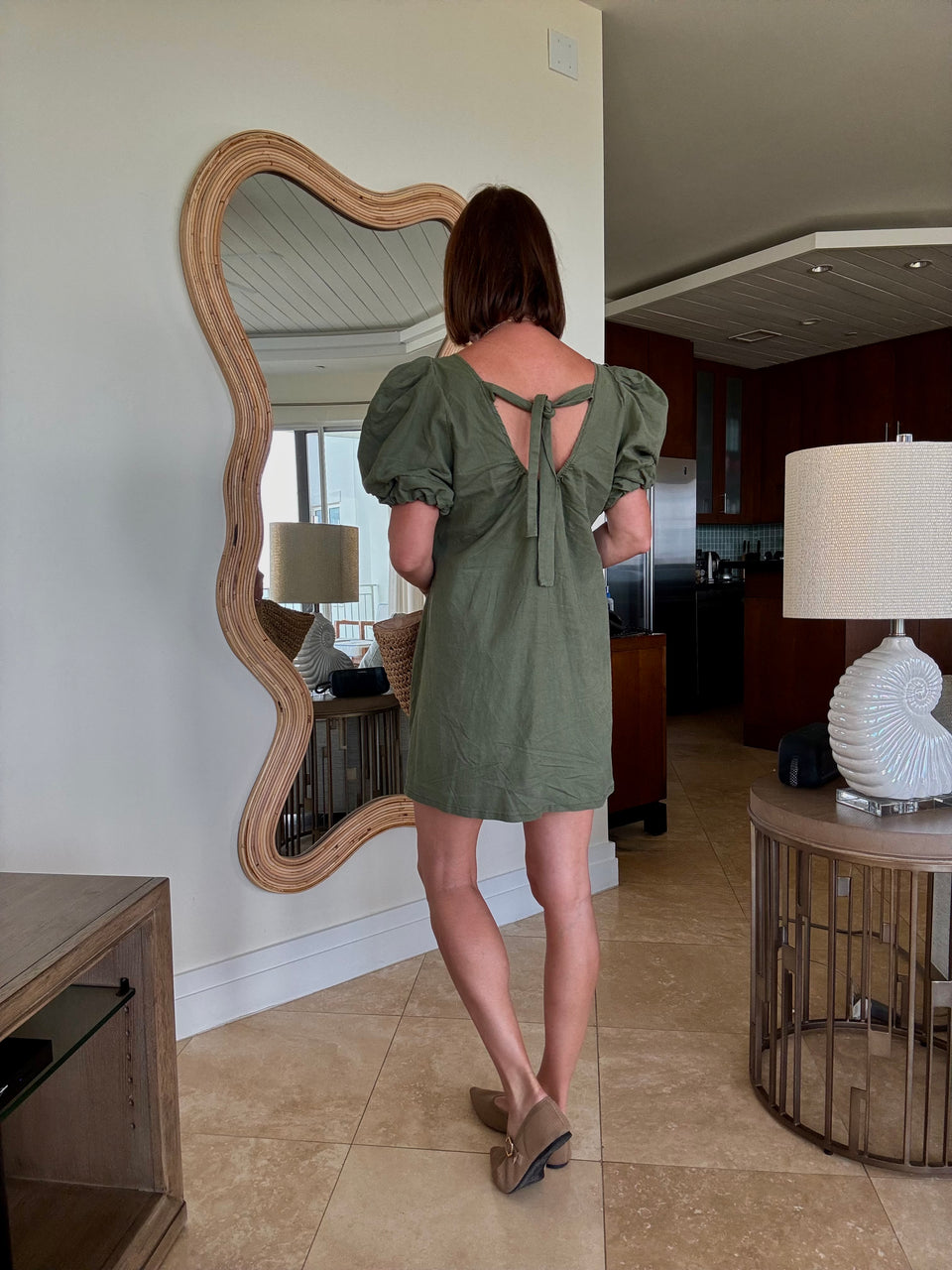 Robe kaki manches bouffantes