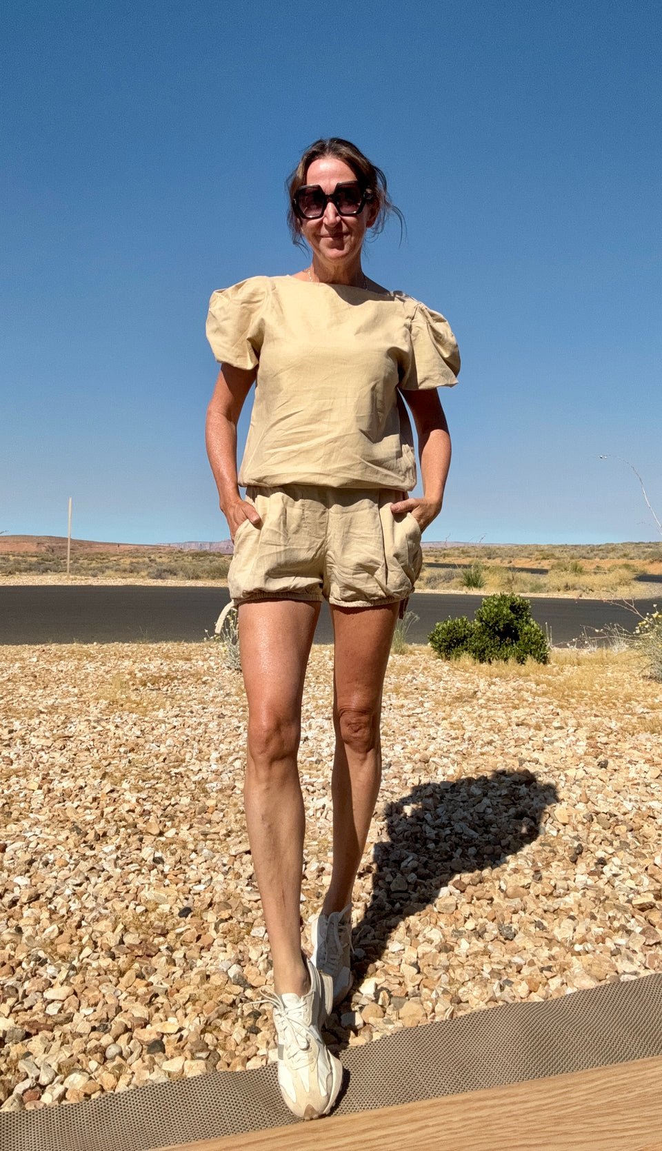 Top lin beige manches bouffantes