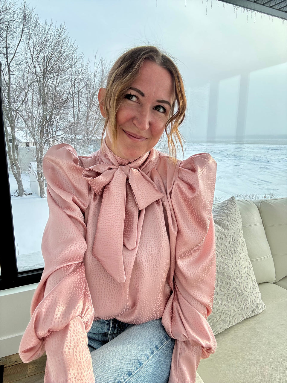 Chemise à boucle satin rose