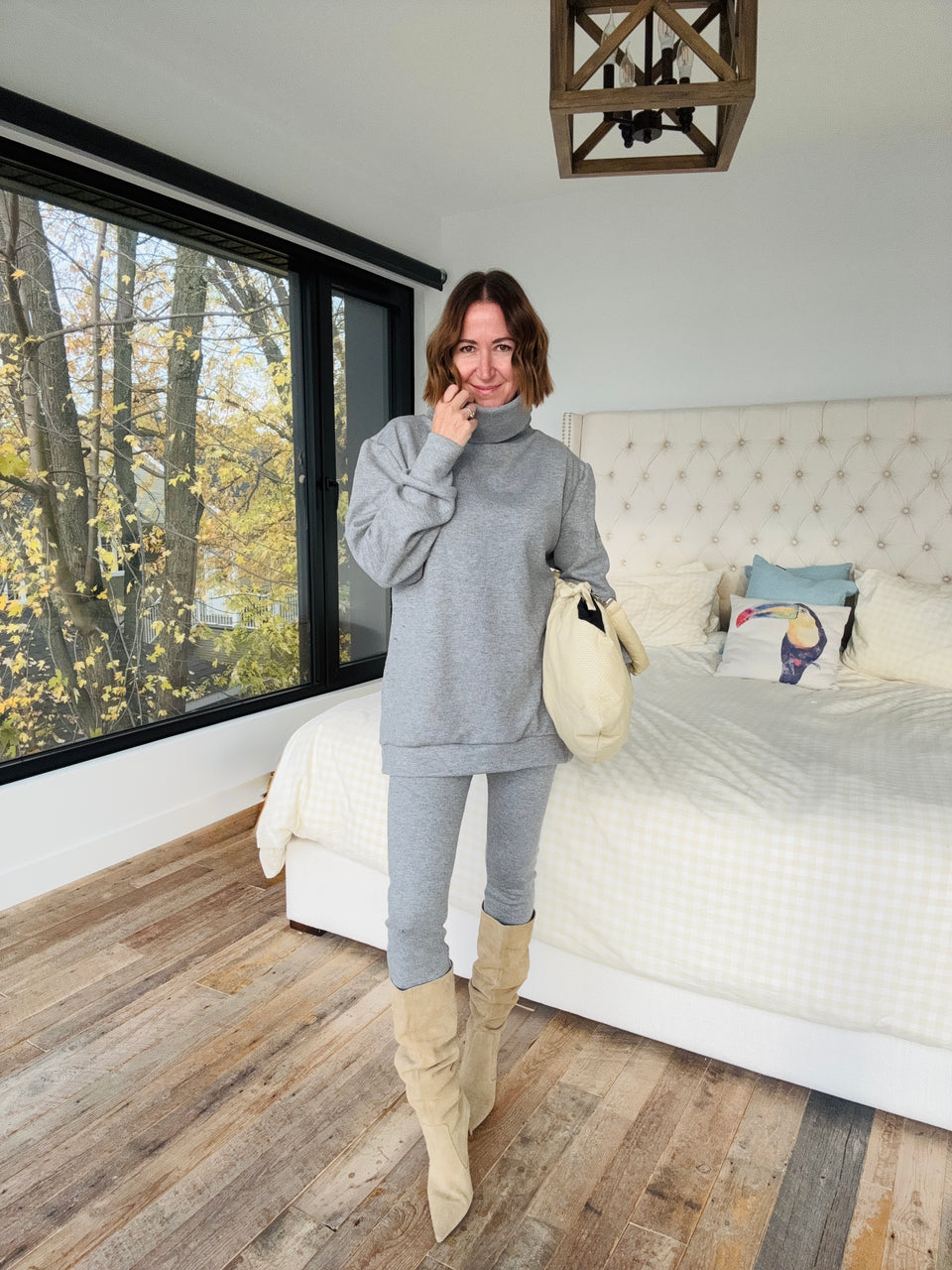 Col roulé tricot gris pâle