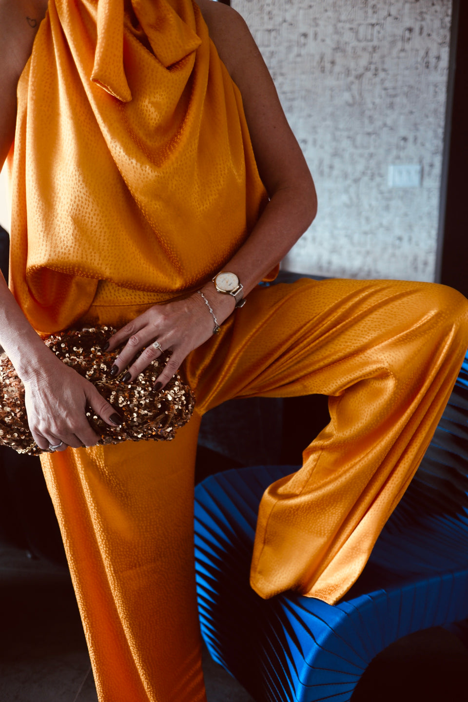 Pantalon satin jaune doré